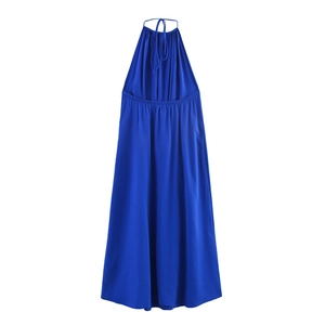 Détail de la robe midi dos nu bleu roi montrant le dos ouvert et les rubans à nouer