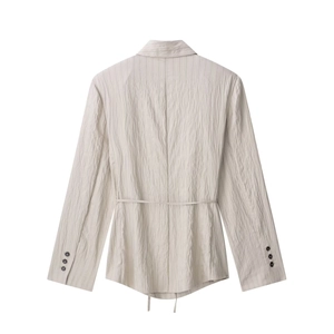 Damen-Set mit Plissee-Streifen-Blazer in Beige, Langarm und Bindeband am Rücken