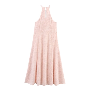 Robe licou élégante en tissu texturé rose pâle avec une silhouette ligne A