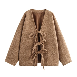 Braune Teddy-Jacke aus Kunstlammfell mit Schleifenbändern und Satin-Innenfutter