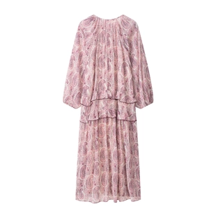 Elegant paisley print tiered maxi dress with long sleeves and pink-white floral patterns