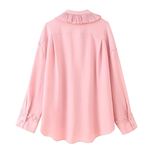 Vue arrière du chemisier rose à manches longues avec col montant à volants et détails tissés