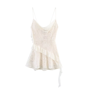 Mini robe blanche à paillettes avec volants superposés pour soirées et cocktails