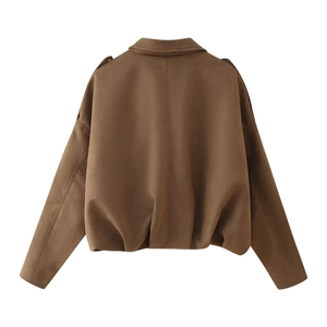 Vue arrière de la veste en daim marron avec épaulettes et ourlet élastique froncé
