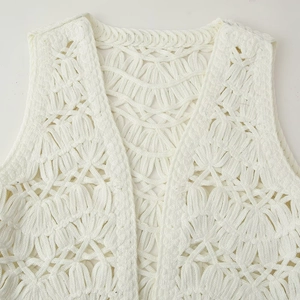 White crochet vest with shell pattern hollow design for women spring fashion style
