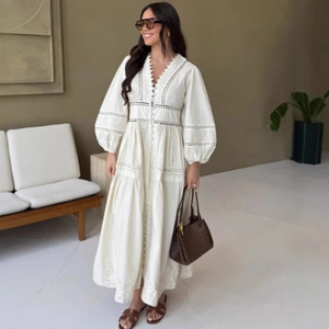 Robe Longue à Col en V et Manches Lanterne Broderie Vintage Dentelle Boutonnée Bohême Robe Élégante
