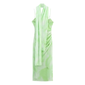 Robe midi licou à imprimé marbre vert et blanc avec détails froncés sur le côté