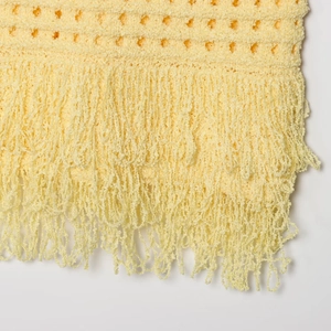 Haut en maille crème pour femme avec texture crochetée et ourlet à franges