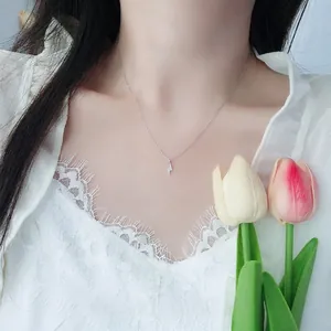 Elegant S925 sterling silver mini lightning bolt necklace with zircon for women