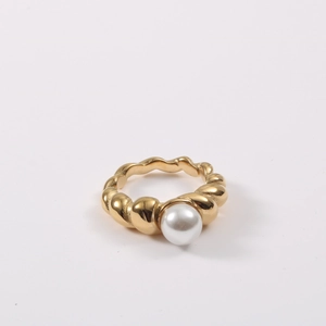 Twisted rope 18k gold plated titanium steel ring with a large white center pearl