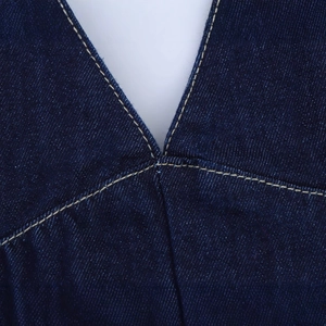 Robe d'été en jean pour femme avec col en V et surpiqûres jaunes classiques élégantes