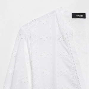 Blouse blanche pour femme en coton avec broderie anglaise et motifs de fleurs