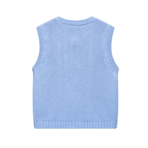 Women's vintage V-neck sleeveless argyle sweater vest in light blue knit fabric
