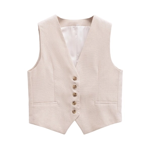 Gilet vintage en coton et lin beige avec col en V et cinq boutons ambre sur fond blanc