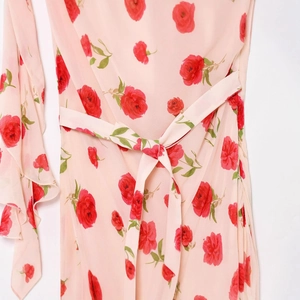 Pink floral sleeveless summer dress with red rose print and waist tie for women