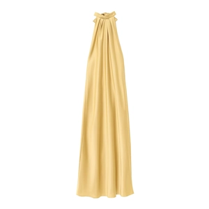 Élégante robe licou en satin jaune avec col plissé sur un fond blanc épuré