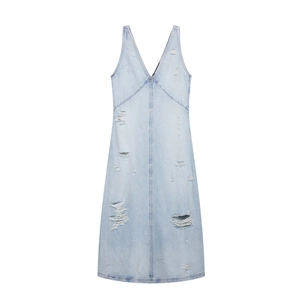 Ärmelloses V-Ausschnitt Jeans-Midikleid in Hellblau mit Distressed-Optik und Rissen