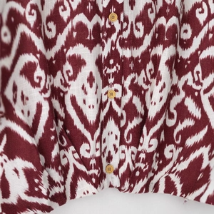 Retro loose printed short sleeve blouse with burgundy ikat pattern and wooden buttons