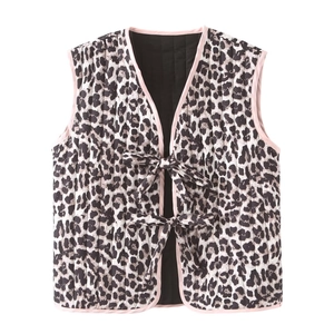 Gilet trapuntato leopardato da donna con profili rosa e fiocchi, elegante scollo a V