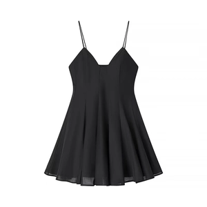 Robe courte minimaliste noire en popeline avec col en V et ourlet large évasé à bretelles