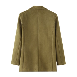 Vue arrière détaillée d'un blazer en daim vert mousse avec coupe droite et épaules nettes