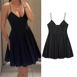 Robe Mini pour Femmes à Col en V Plissée Camisole Été Ligne A Jupe Large Taille Haute Sexy Robe Courte de Fête