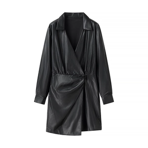 Robe portefeuille pour femme en similicuir noir avec col en V et manches longues chic