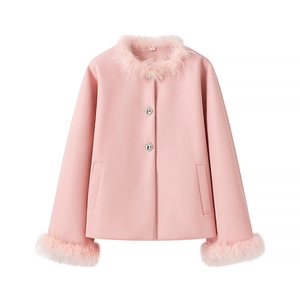 Manteau élégant rose en laine pour femme avec col en fourrure et boutons en cristal chic