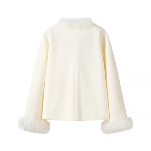 Manteau élégant en laine blanc cassé pour femme avec bordure en fausse fourrure