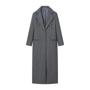 Lungo cappotto grigio scuro in misto lana con revers classici e taglio dritto minimalista