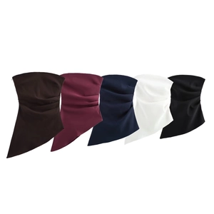 Détail de hauts bustiers plissés avec ourlet asymétrique en plusieurs coloris unis