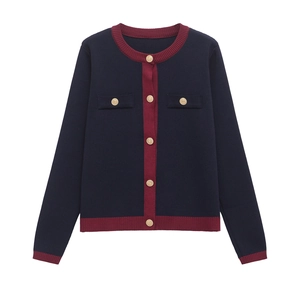 Cardigan da donna in blu e bordeaux con bottoni dorati e bordo a contrasto