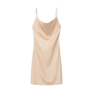 Elegante abito sottoveste in raso champagne con scollo a cappuccio e spalline sottili