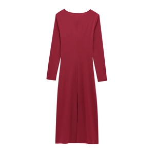 Robe longue élégante rouge foncé à manches longues avec fente au dos et texture lisse