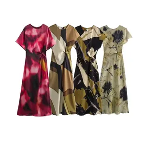 Elegante Vestito Midi in Raso con Stampa Floreale da Donna Girocollo Nodo Intrecciato in Vita Linea A Vestito Senza Maniche