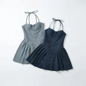 Robe Mini Décontractée Rayée Dos Nu pour Femmes Boutonnage Simple Sans Manches Plissée Ligne A Coupe Cintrée Mode Robe Courte