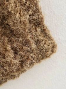 Vue macro de la texture de fibre végétale naturelle brune pour jardinage et décor durable
