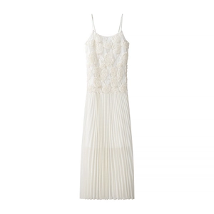Abito midi bianco con corpino in pizzo floreale 3D e gonna a pieghe fitte