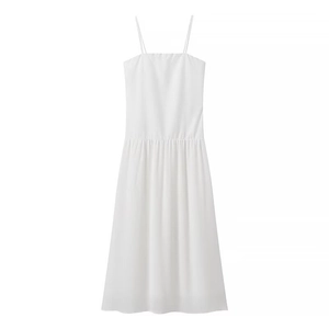 Elegantes weißes langes Kleid mit Spaghettiträgern, tailliertem Schnitt und A-Linien-Rock