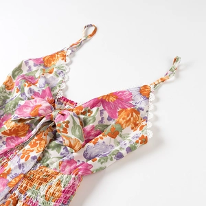Robe d'été fleurie avec nœud frontal, bordure en dentelle et taille haute élastique