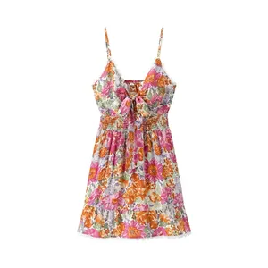 Robe Cami à Imprimé Floral pour Femmes Col en V avec Nœud Bordure en Dentelle Taille Smockée Coupe en A Boho Robe Mini Vacances