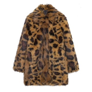 Women's chic leopard print faux fur coat with oversized lapels and plush texture