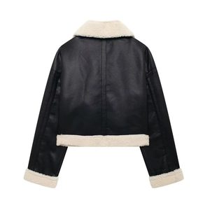 Veste motard noire en cuir PU avec garniture en peau de mouton crème, vue arrière à plat