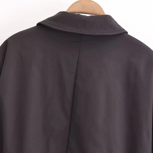 Veste en coton noir pour femme avec détails de coutures premium au col et à l'épaule chic