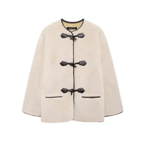 Cappotto da Donna in Pelliccia Sintetica Vestibilità Larga Girocollo Bottoni ad Alamaro Finiture in Ecopelle Manica Lunga Tinta Unita
