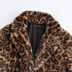 Manteau classique en fausse fourrure léopard avec col à revers et doublure