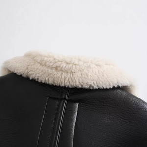Women's 2024 chic black faux leather jacket with plush cream fleece collar detail