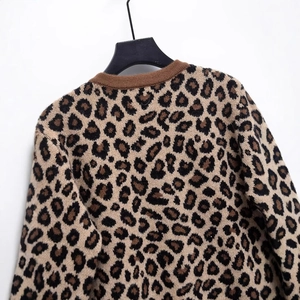Cardigan en maille imprimé léopard pour femme avec texture douce et col côtelé