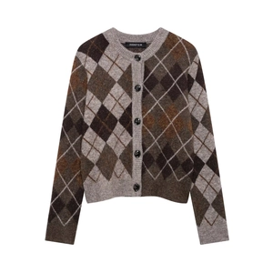 Women's autumn argyle knit cardigan with round neck and black buttons in brown tones