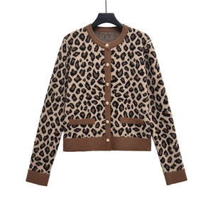Cárdigan de punto para mujer con estampado de leopardo y botones metálicos